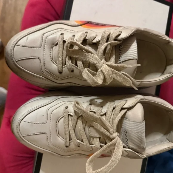 Gucci Black and Red Luxury Packaging - Picture 9 of 11